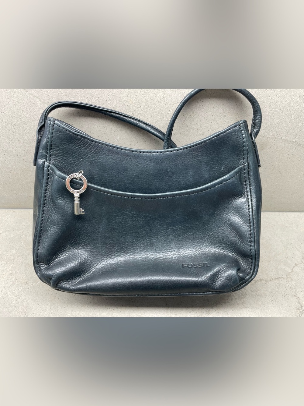 Fossil Black Leather Shoulder Bag Zip Cose Silver Hardware Key Charm #75082 Y2K